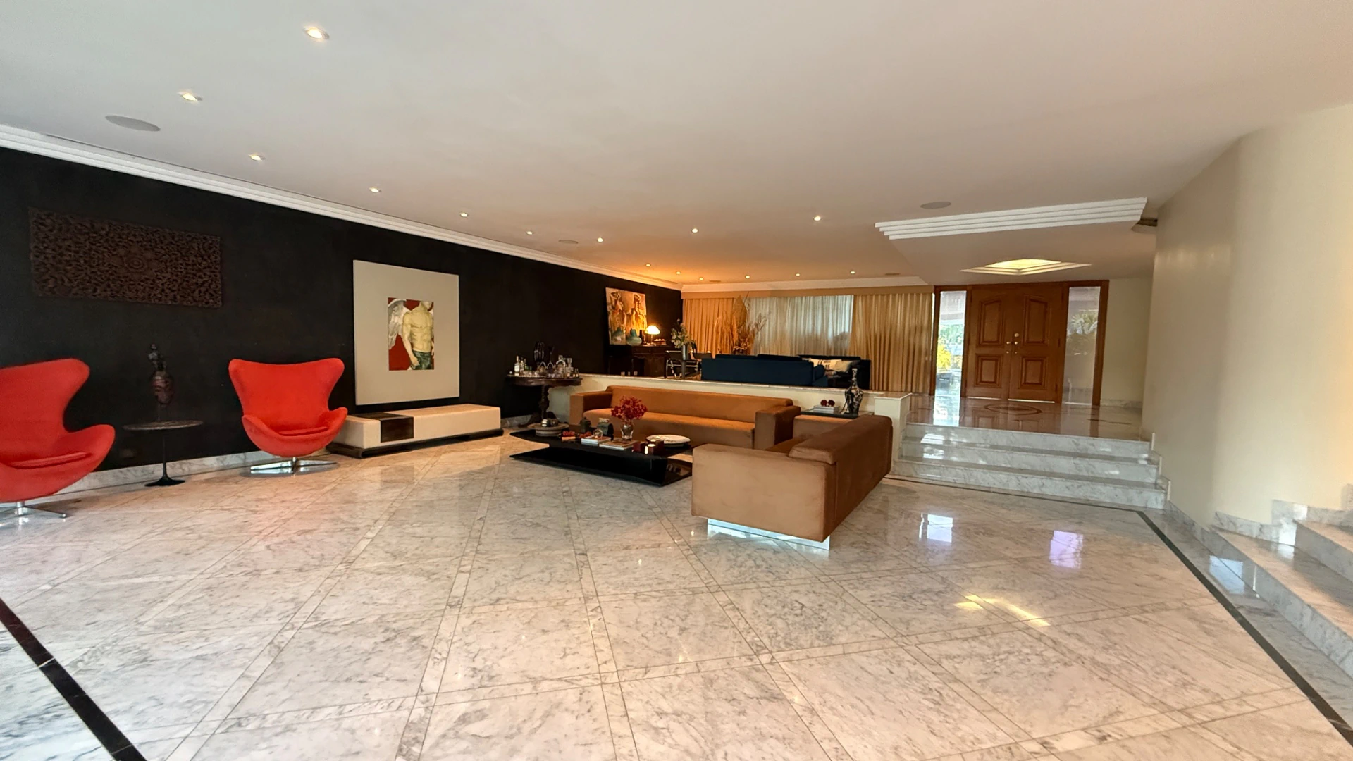 Furnished house with 4 en-suite bedrooms and private BBQ