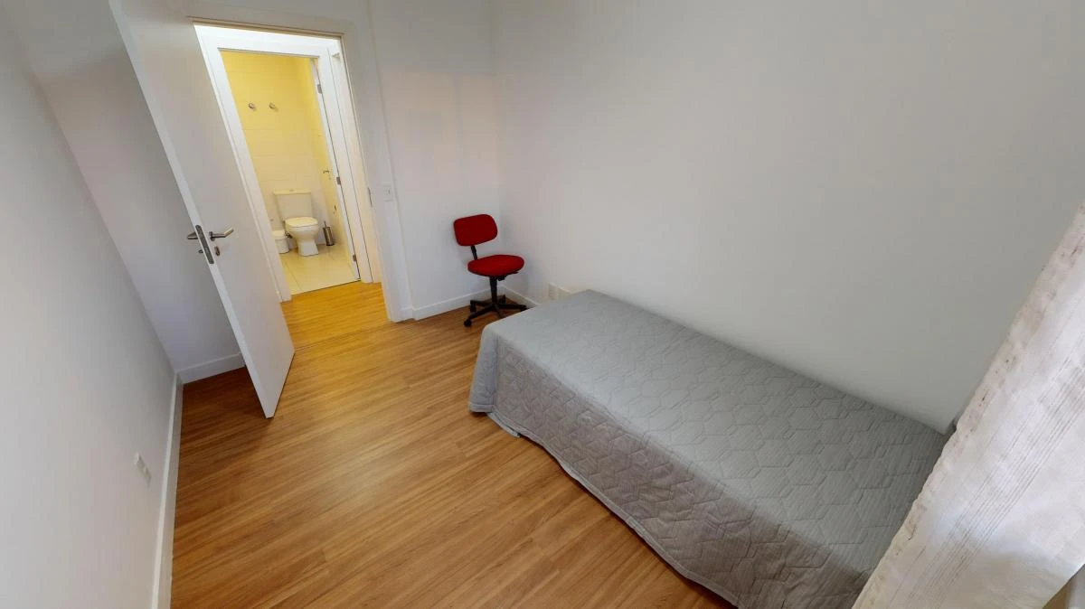 2-bedroom apartment with a washing machine in Curitiba — photo 23