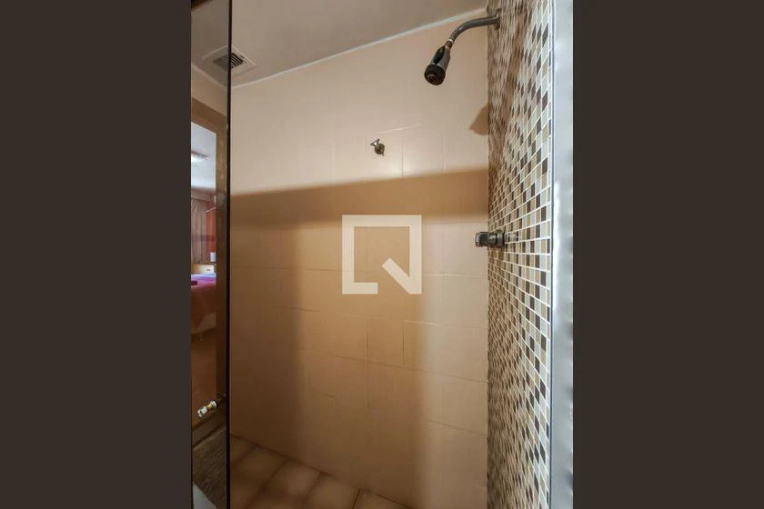 Furnished 4-bedroom apartment with balcony — photo 121