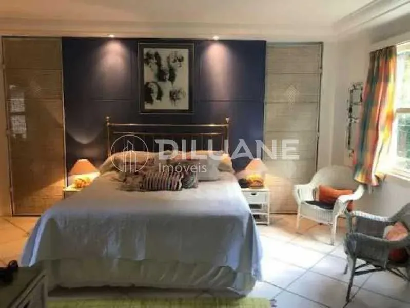 297 m² house with 6 bedrooms and 7 bathrooms — photo 23
