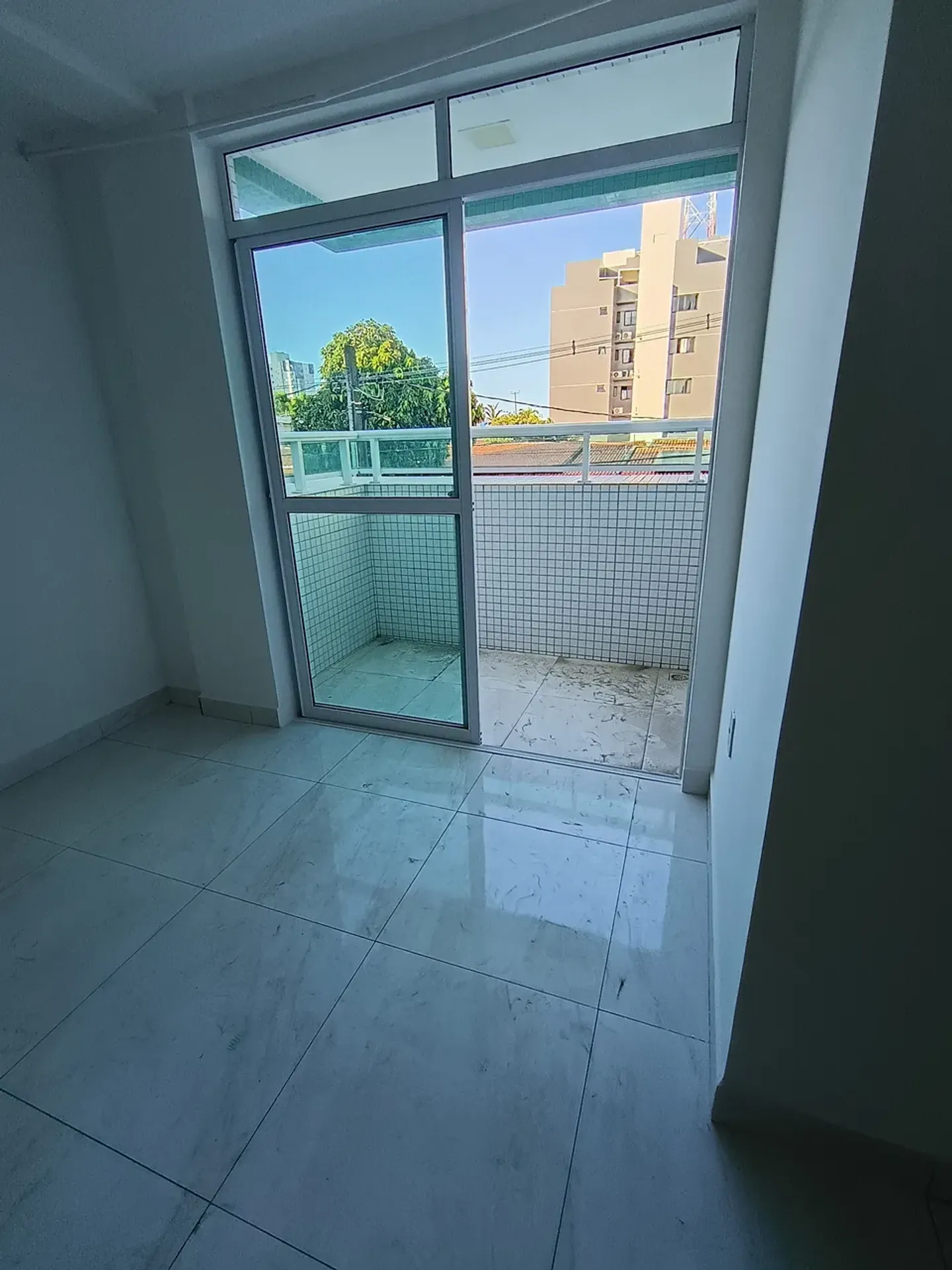 2-bedroom apartment with en-suite and 60 m² modern — photo 12