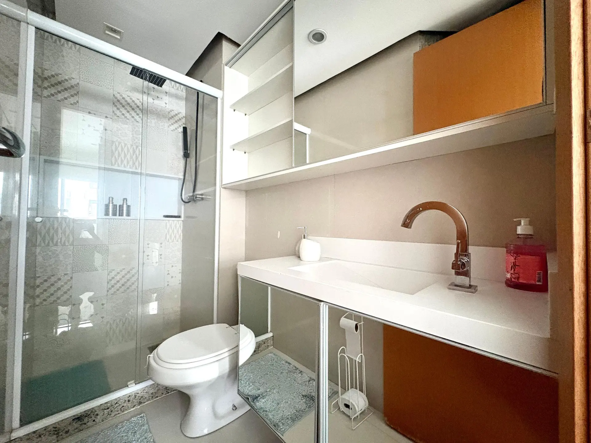 2-bedroom apartment with floor-to-ceiling windows — photo 11