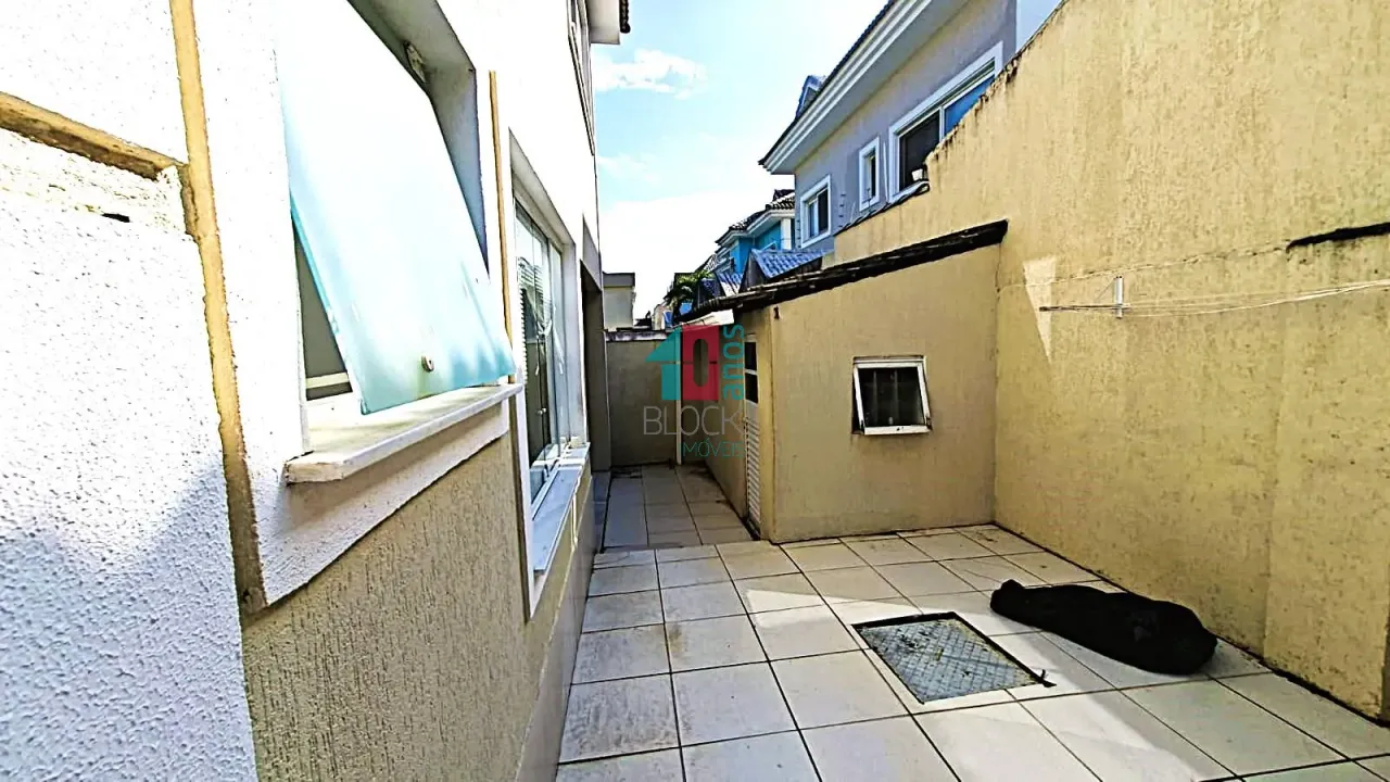 Condominium house with 4 bedrooms and closed kitchen — photo 17