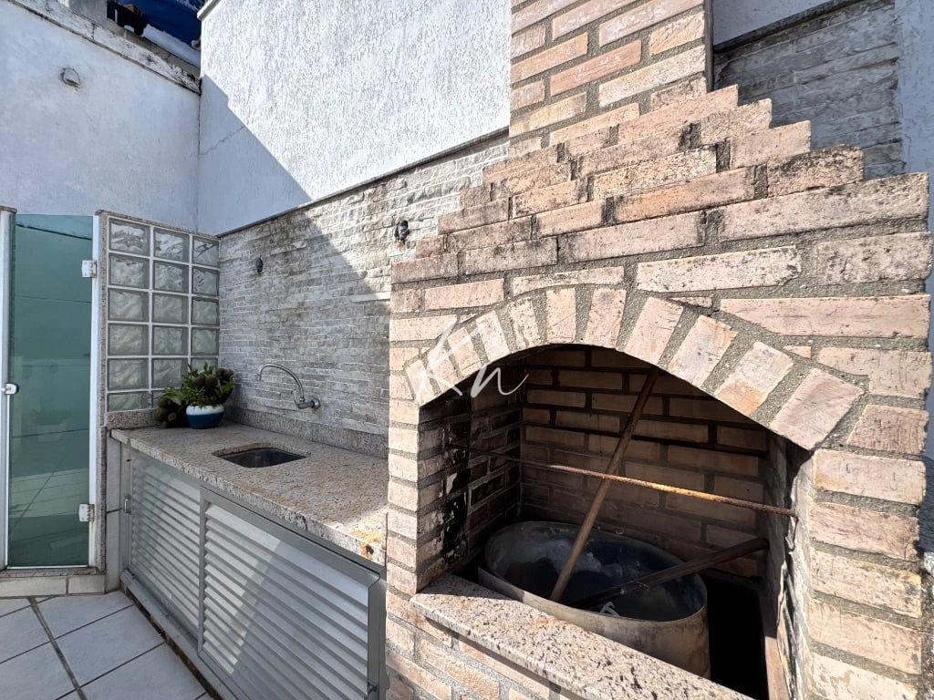 Furnished apartment, 254 m², with a grill on the balcony — photo 16