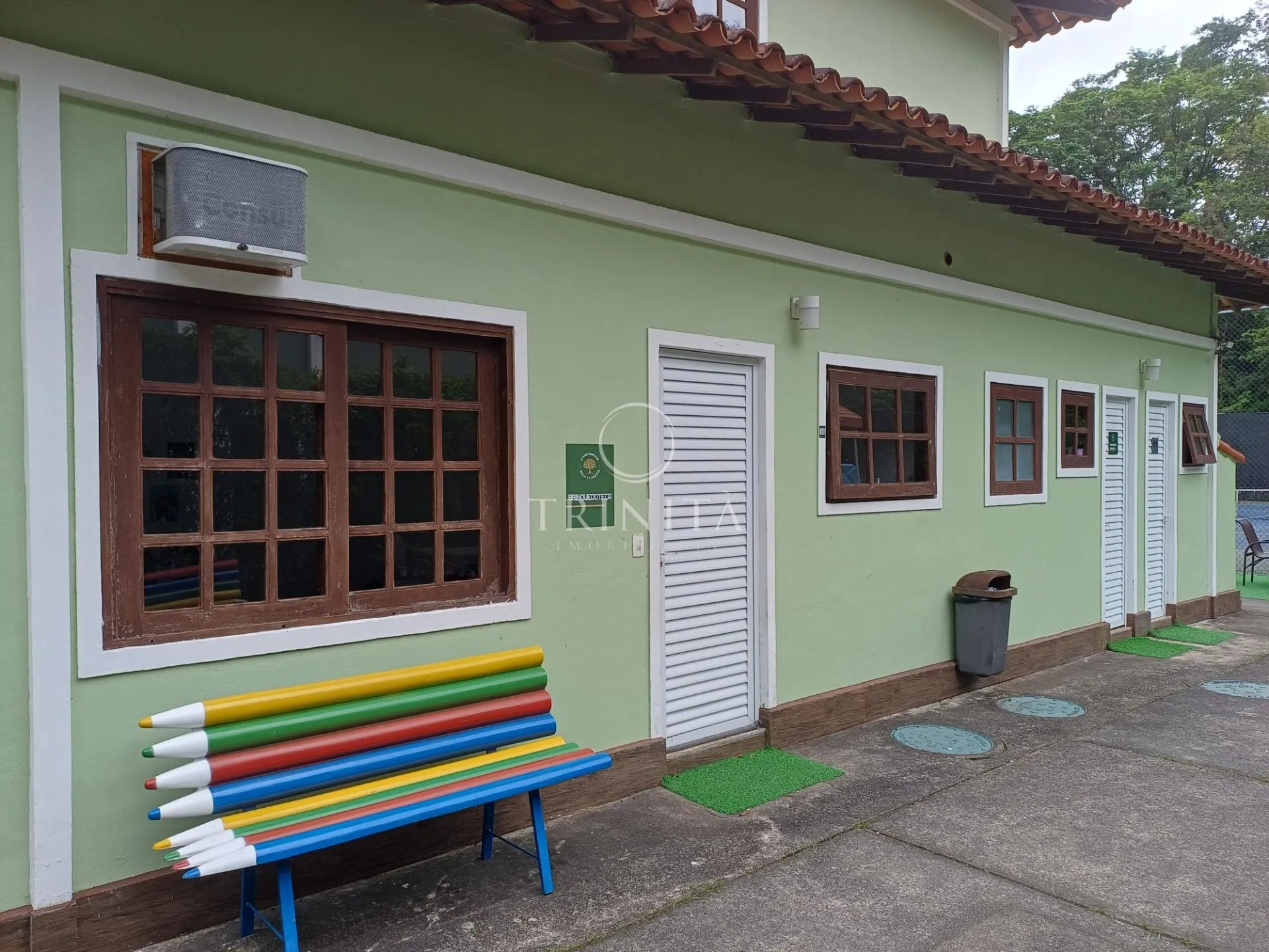 House, 490 m², with a grill on the balcony — photo 97