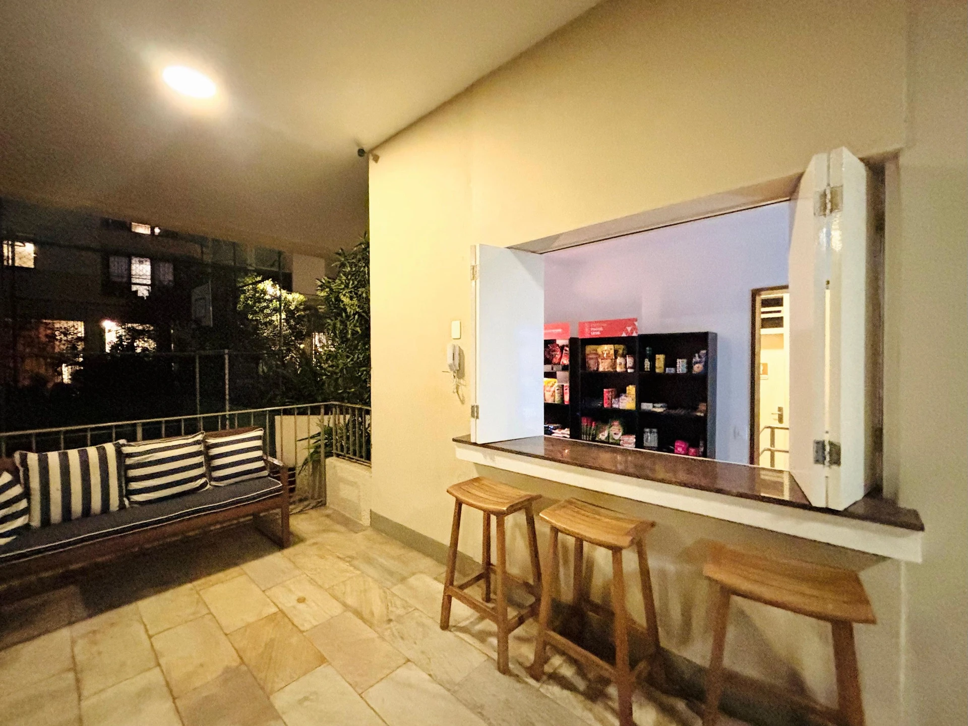 Washing machine in a 3-bedroom apartment, 401 m² — photo 44