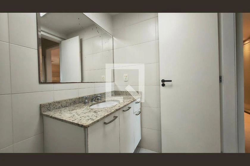Apartamento de 2 quartos com varanda de vidro — photo 32