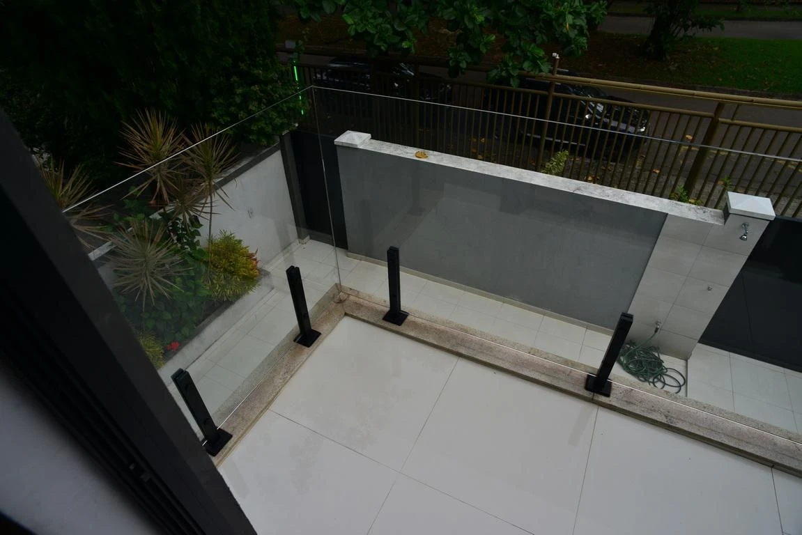 260 m² house with floor-to-ceiling windows and a jacuzzi — photo 63