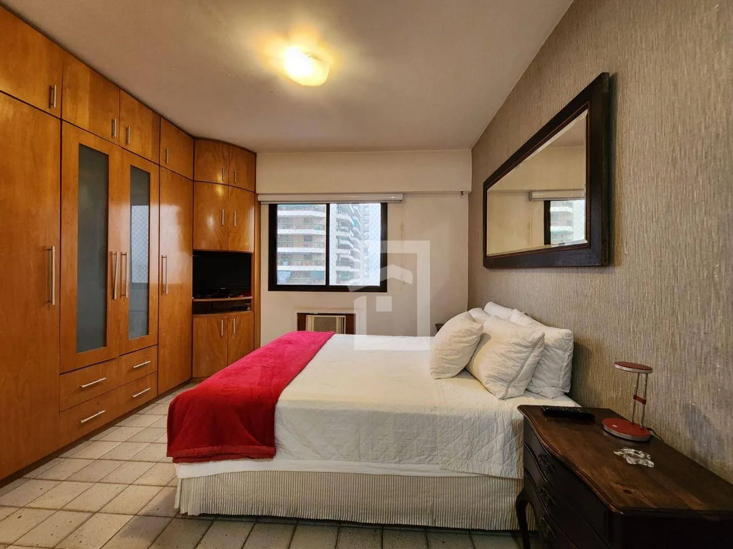 Furnished 3-bedroom apartment with 4 bathrooms — photo 35