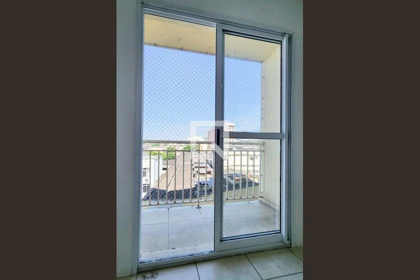 2-bedroom apartment in a building with a gym — photo 12