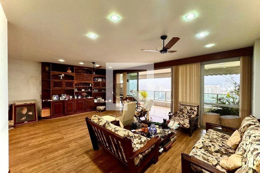 Furnished apartment, 180 m², with a glass-enclosed balcony — photo 4