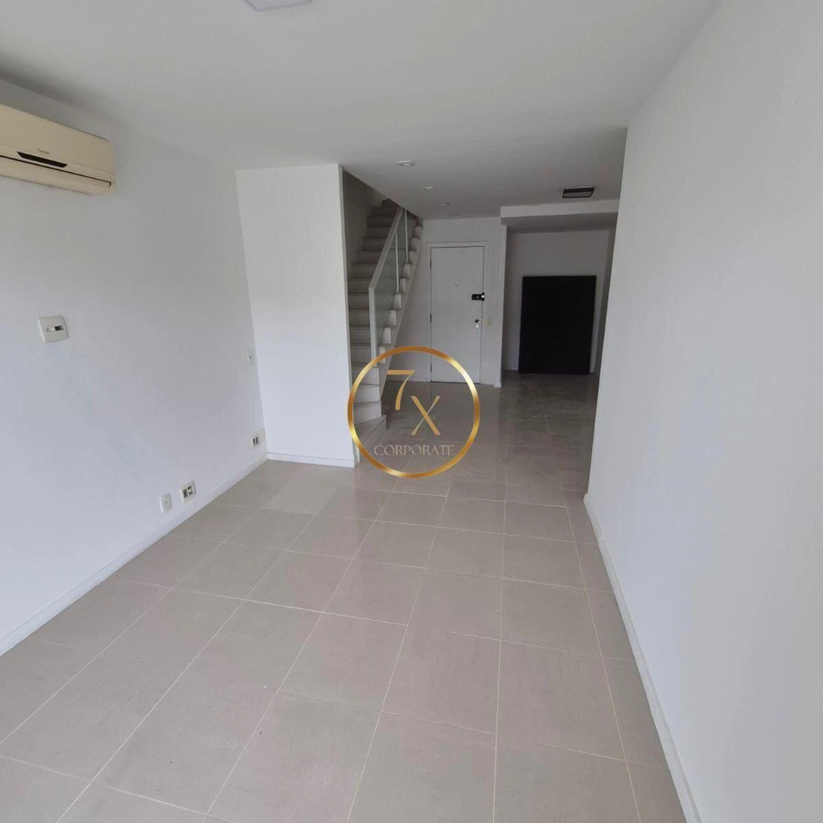 Застеклённый балкон и 3 спальни: квартира 200 м² — photo 11