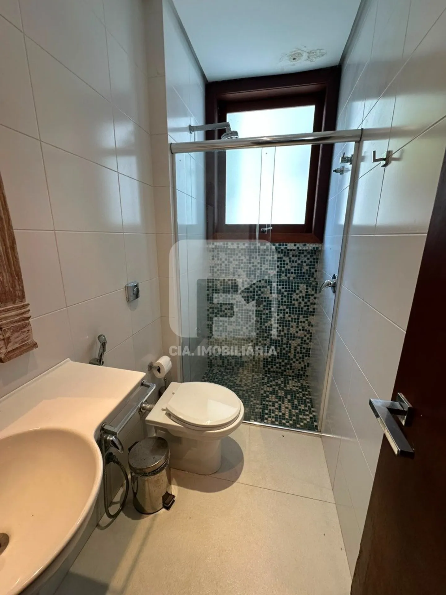 Furnished house with 6 bedrooms and 650 m² total — photo 66