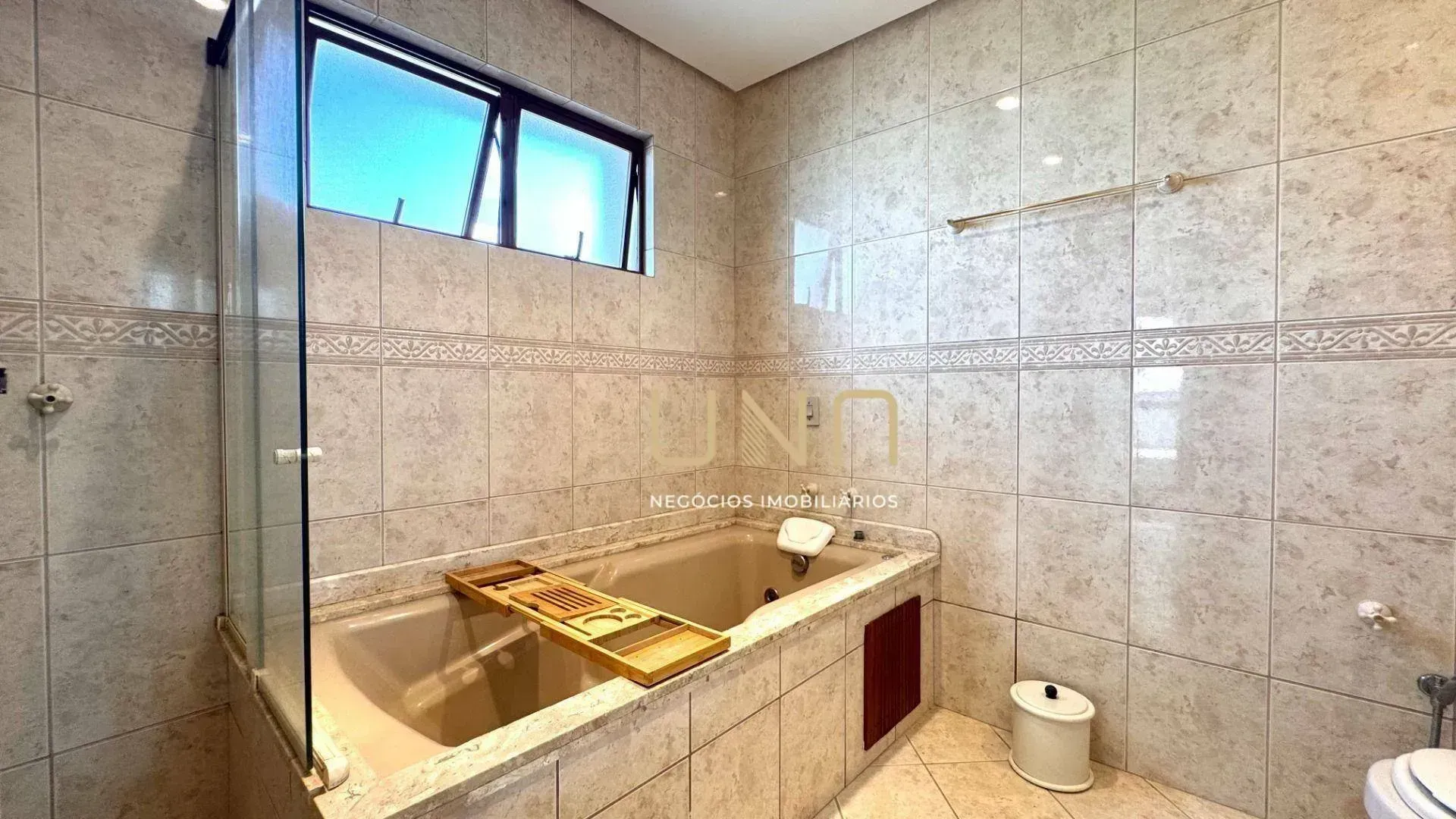 Cobertura mobiliada com 4 suítes e 5 banheiros, 415 m² — photo 30