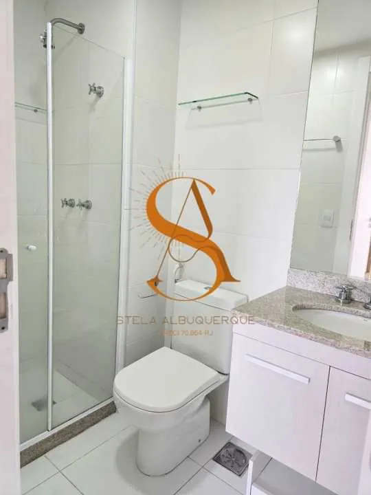 2-bedroom 2-bath apartment with open-plan kitchen — photo 3