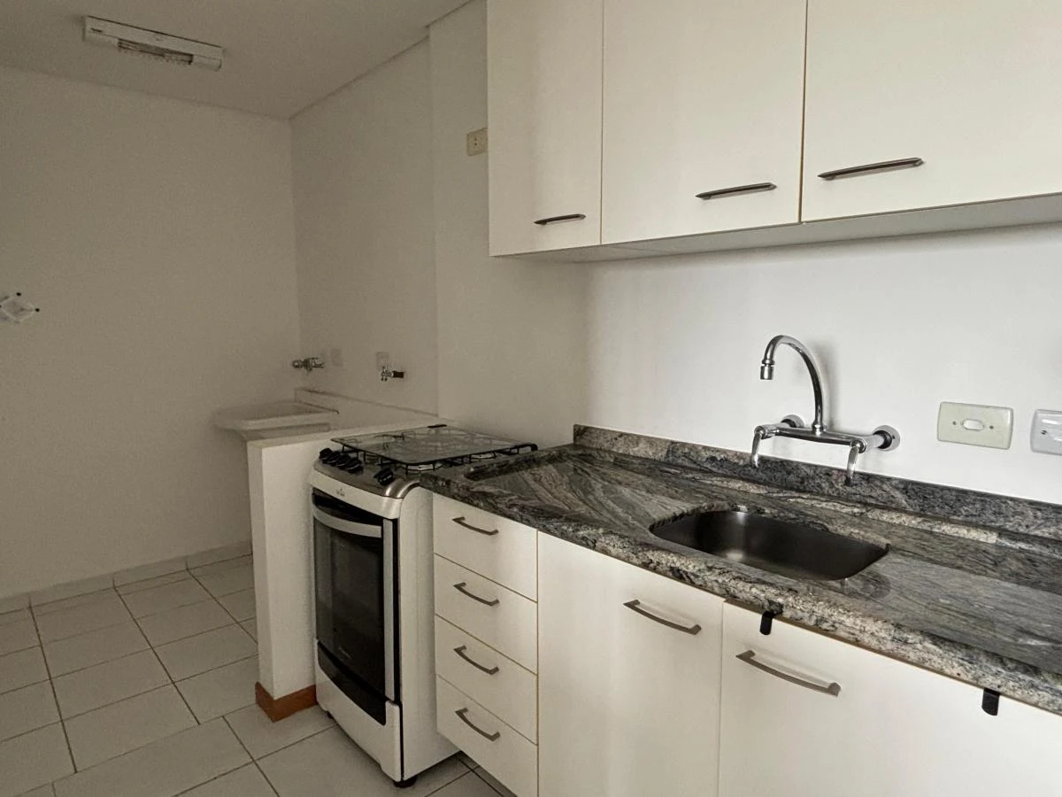 1-bedroom apartment with 24-hour concierge — photo 3