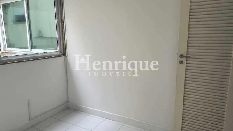 4-bedroom 4-bath apartment with a glassed-in balcony — photo 15