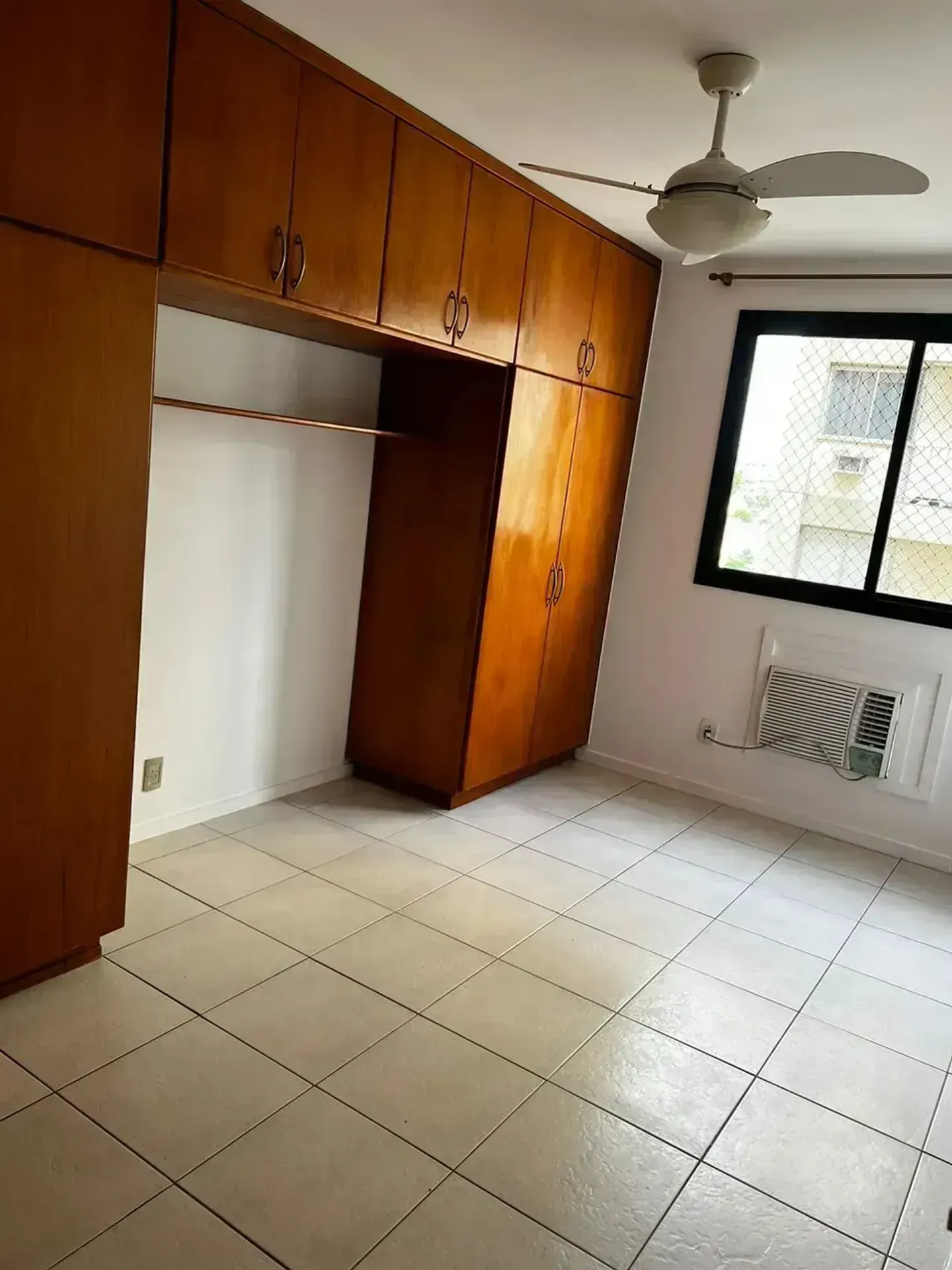 Apartamento de 2 quartos com cozinha fechada e jardim privativo — photo 5
