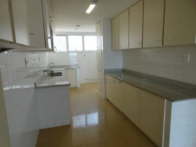 Water view in a 4-bedroom apartment, 350 m² — photo 26