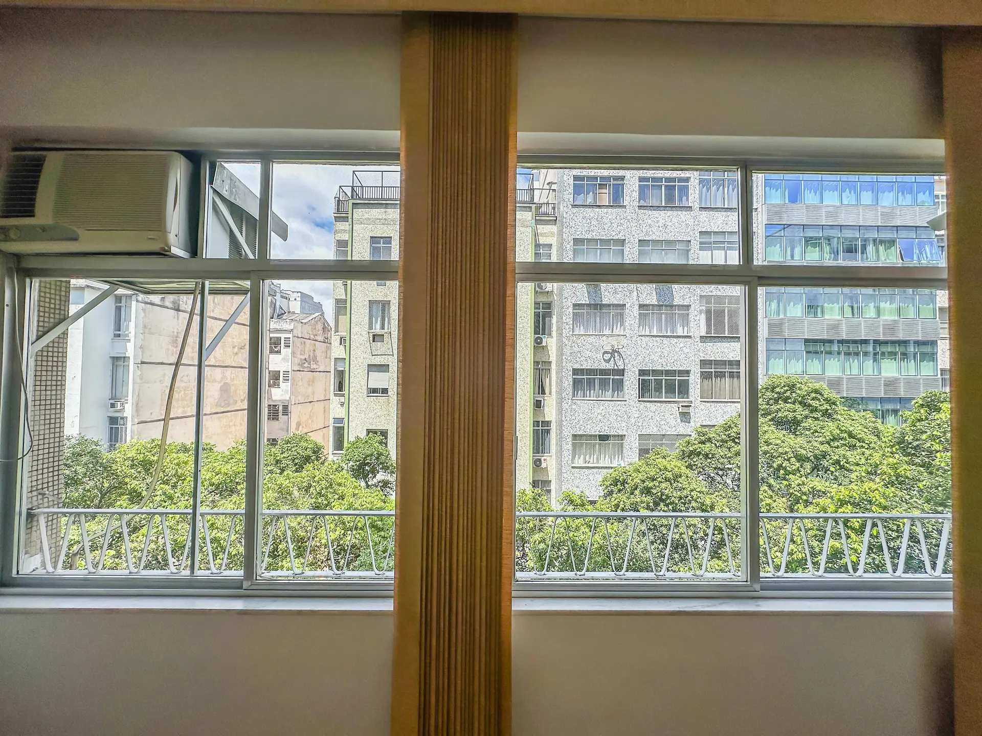 140 m² apartment with a jacuzzi and a bathtub — photo 20