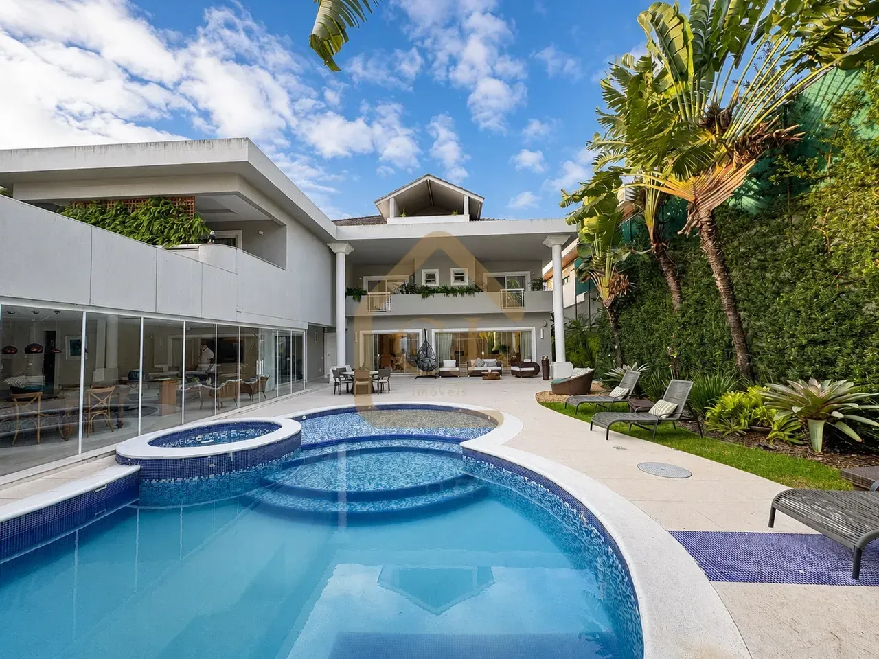 Furnished triplex house with 5 bedrooms and 5 bathrooms — photo 11