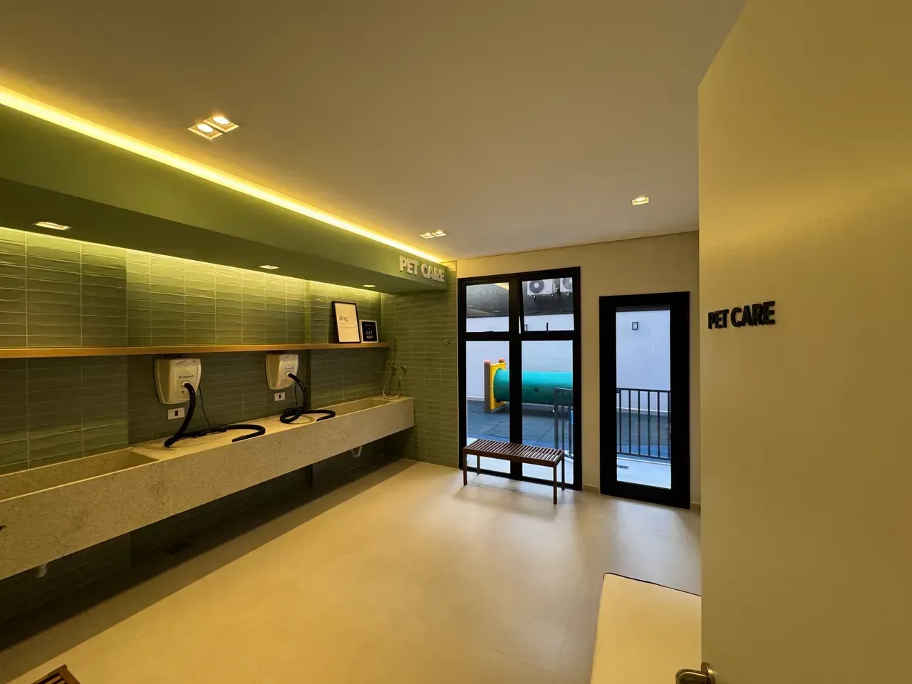 Furnished 1-bedroom apartment with a balcony — photo 11