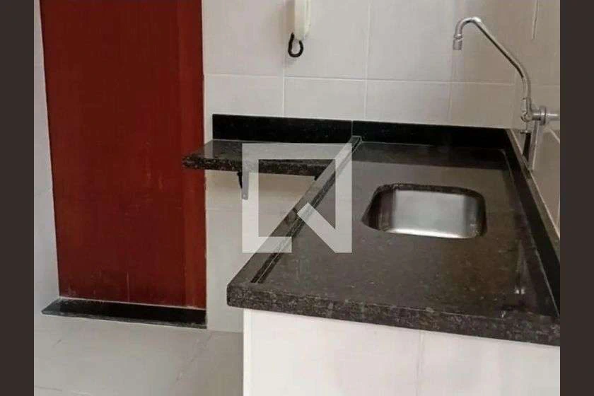Rental house with 2 bedrooms and an electric shower