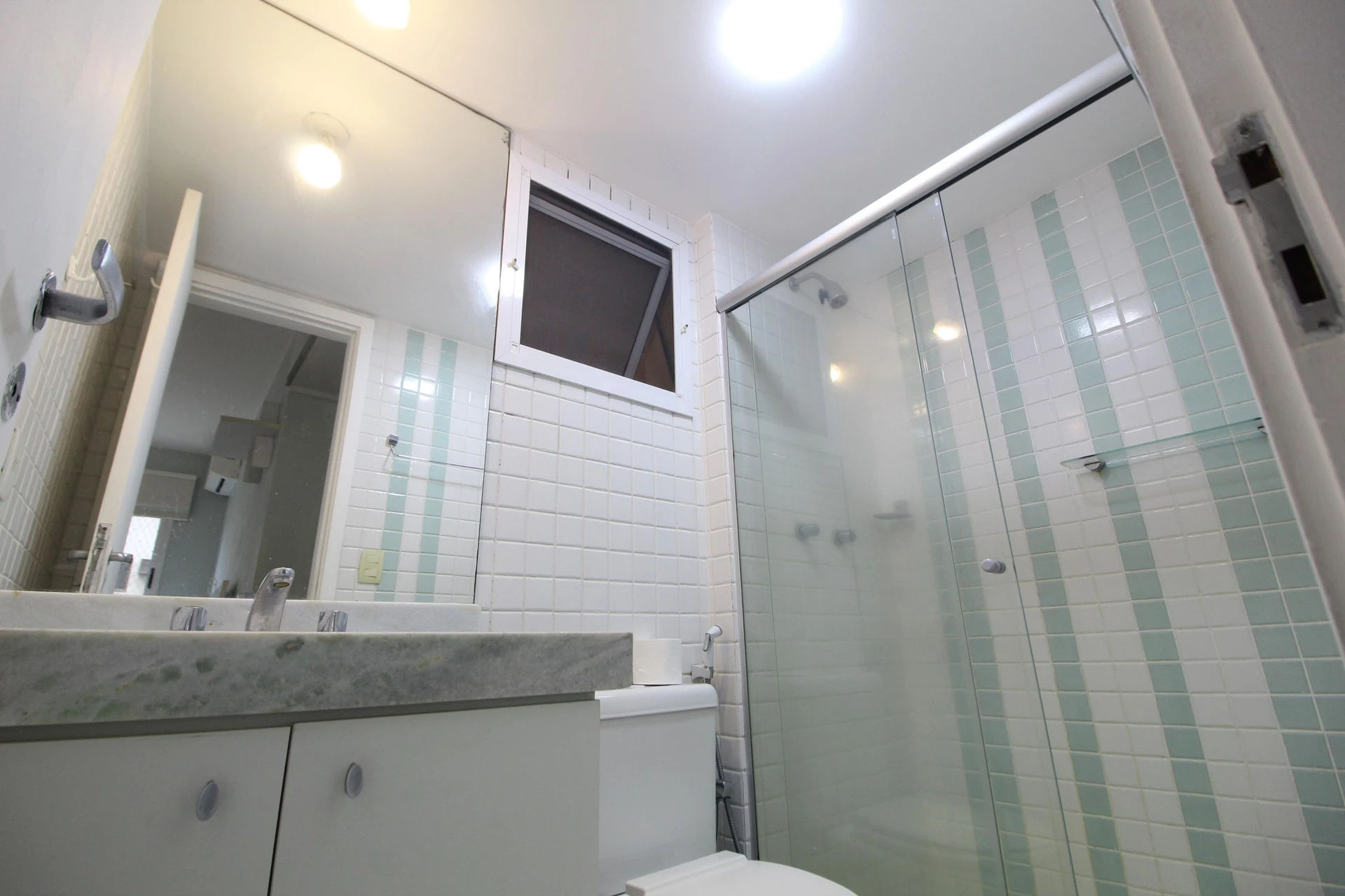 Furnished 3-bedroom apartment with 2 bathrooms — photo 40