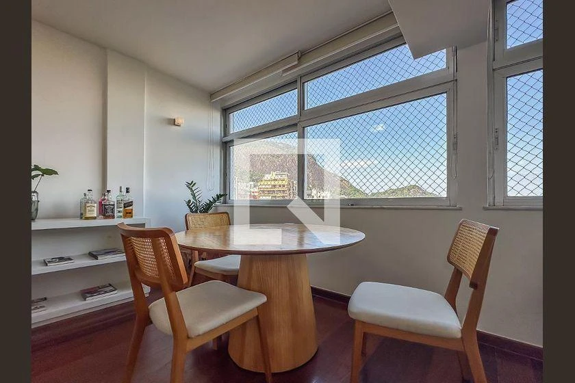 Furnished apartment with 2 bedrooms and 80 m² — photo 2