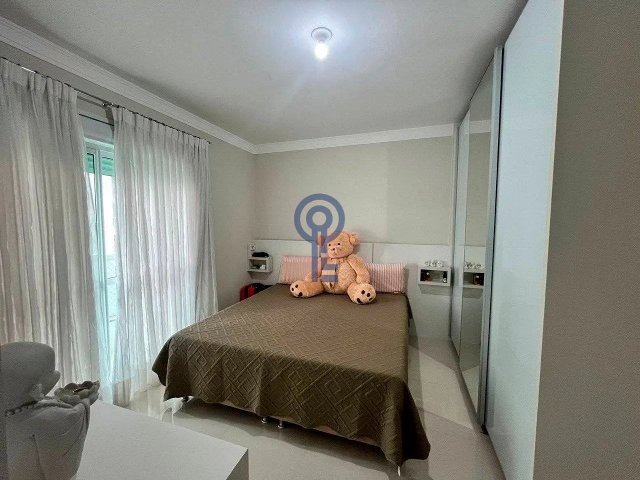 Furnished 4-bedroom apartment with 1 en-suite bath — photo 27
