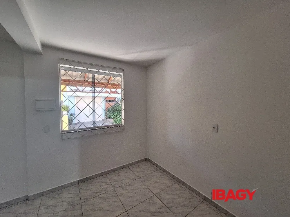 2-bedroom apartment with a separate closed kitchen — photo 3