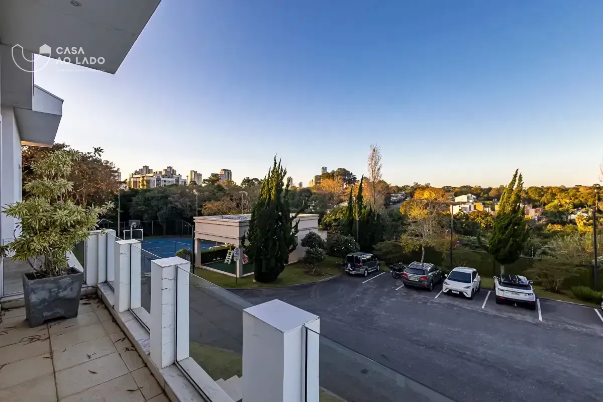 House with 629 m², 4 bedrooms and a balcony — photo 39