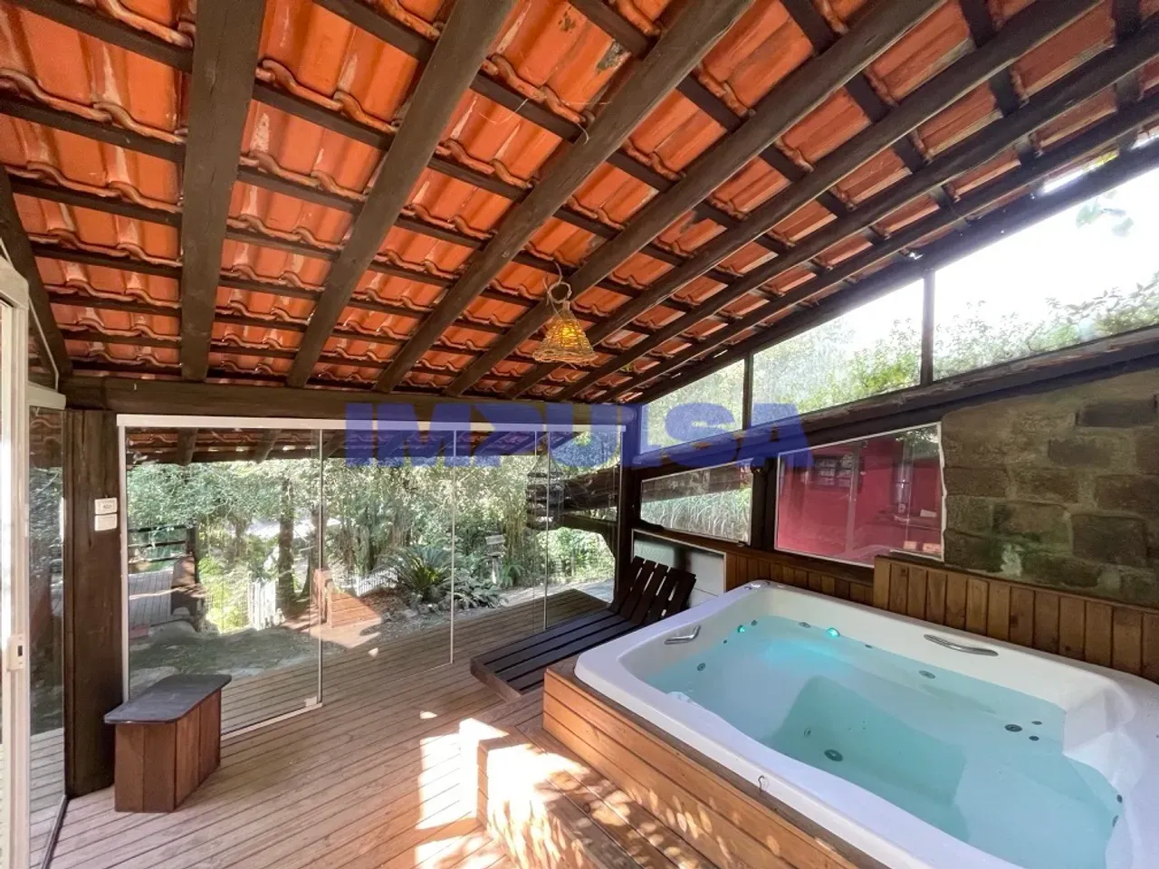 3-bedroom house with a fireplace in Florianópolis — photo 31