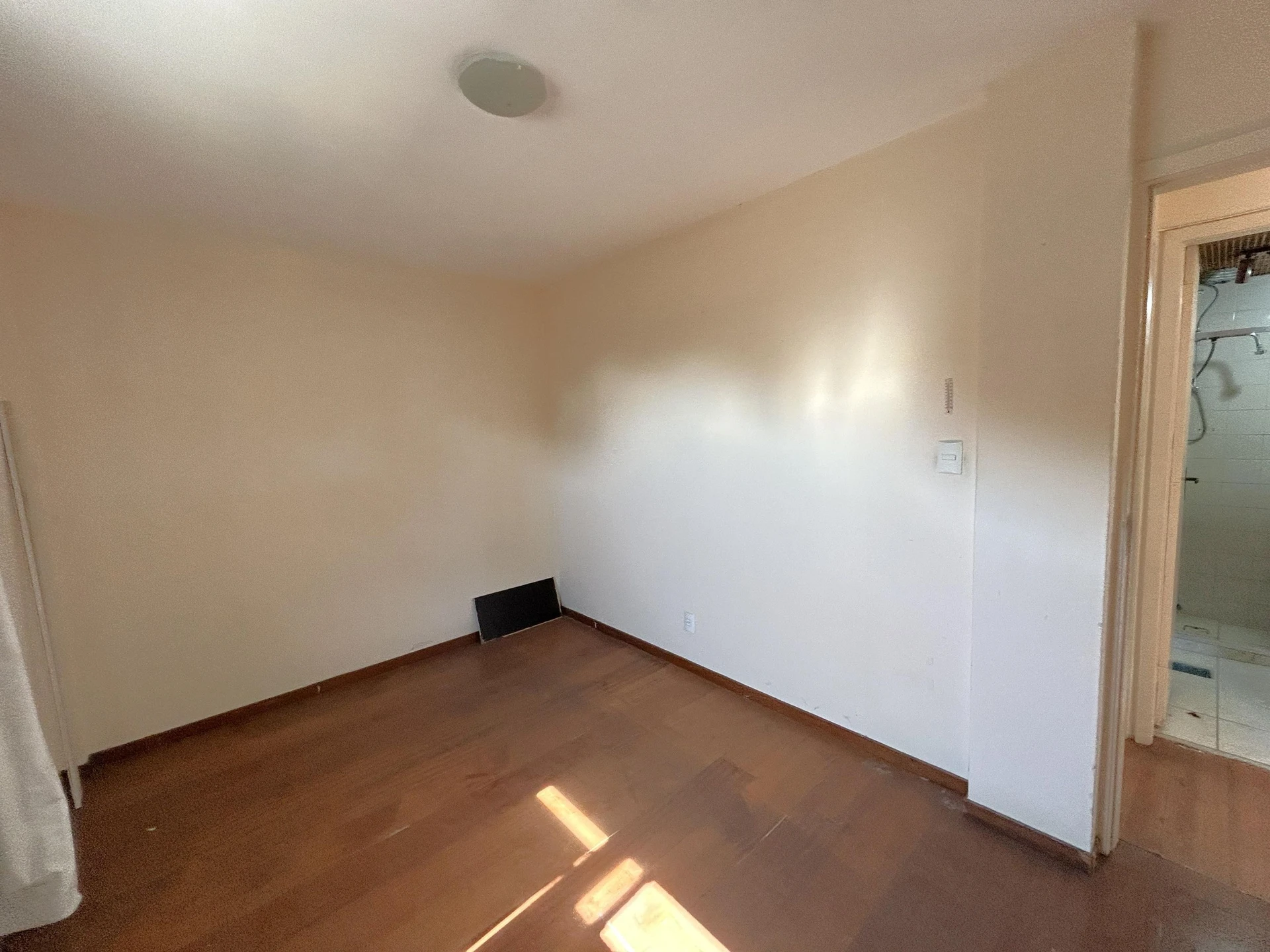 Unfurnished rental apartment with 2 bedrooms and parking — photo 21