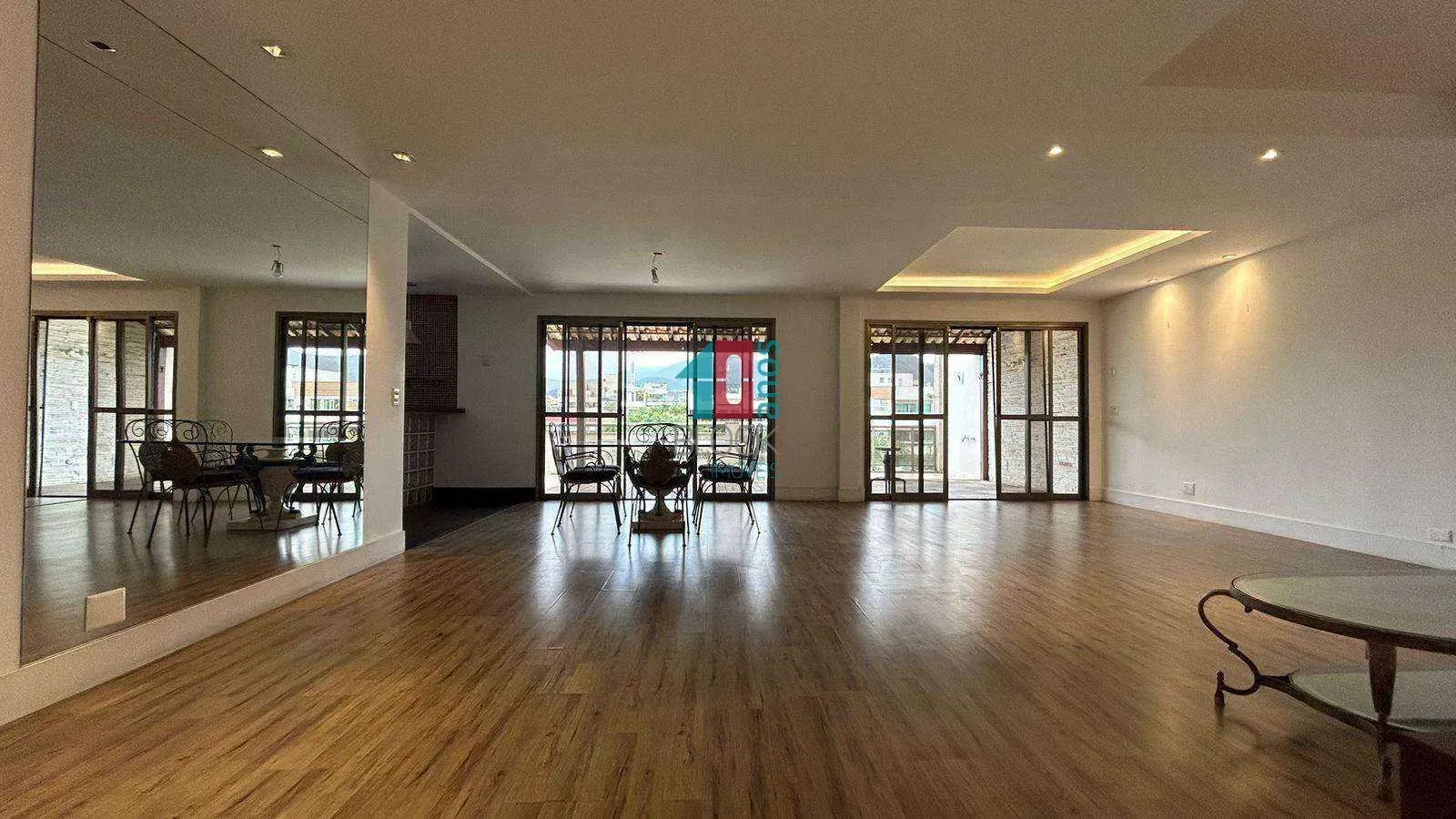 Penthouse with 3 bedrooms, 2 suites, 250 m² — photo 3