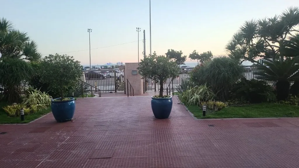 Rental apartment with 2 bedrooms, balcony and 1 parking spot — photo 31