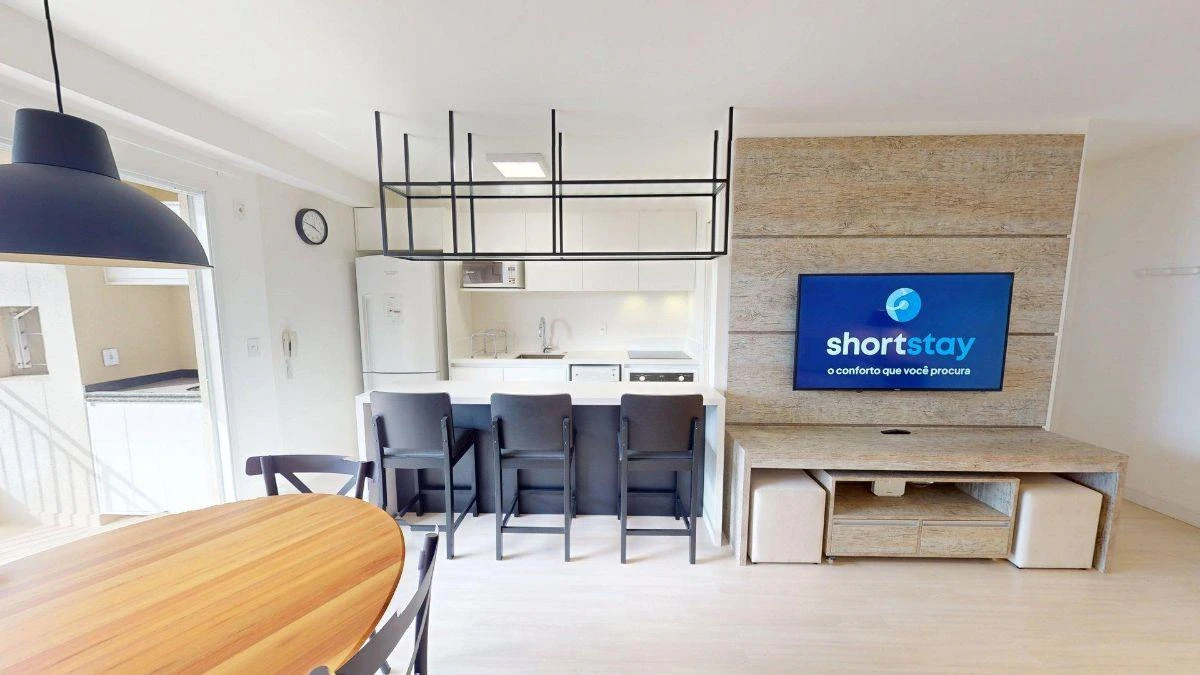 Furnished apartment, 95 m², with a glass-enclosed balcony — photo 20