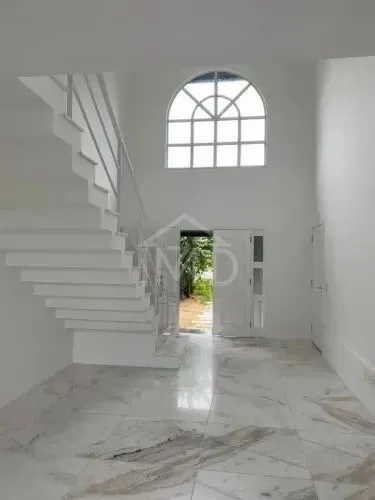 House with 4 bedrooms and 5 bathrooms, closed kitchen — photo 7