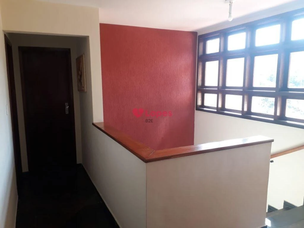 Mountain view in a 4-bedroom house, 431 m² — photo 25