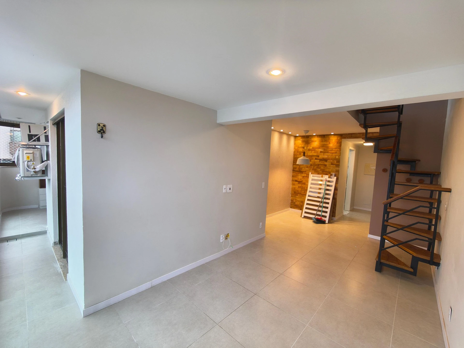 Floor-to-ceiling windows in a 3-bedroom apartment, 140 m² — photo 21