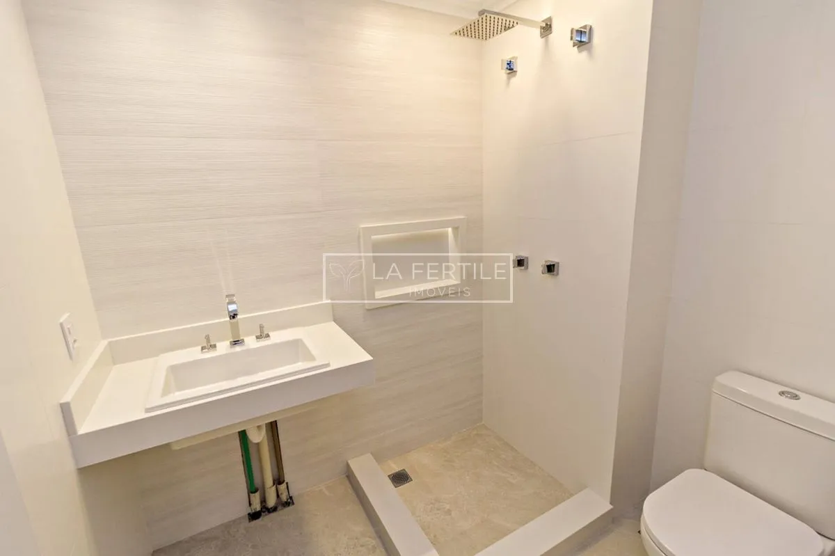 Apartamento de 3 dormitorios con 3 baños y 158,14 m² — photo 36