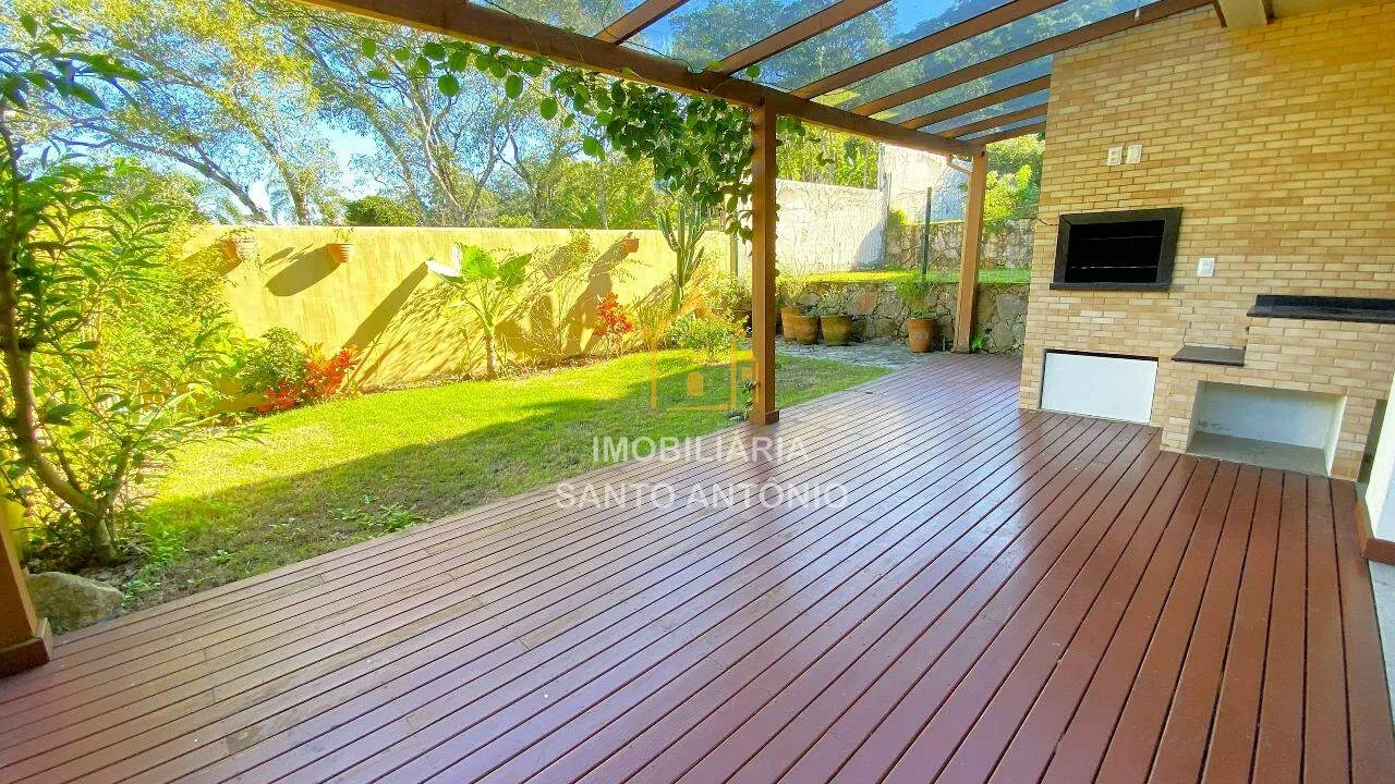 Condo house with 3 en-suite bedrooms and 4 baths, 190 m²