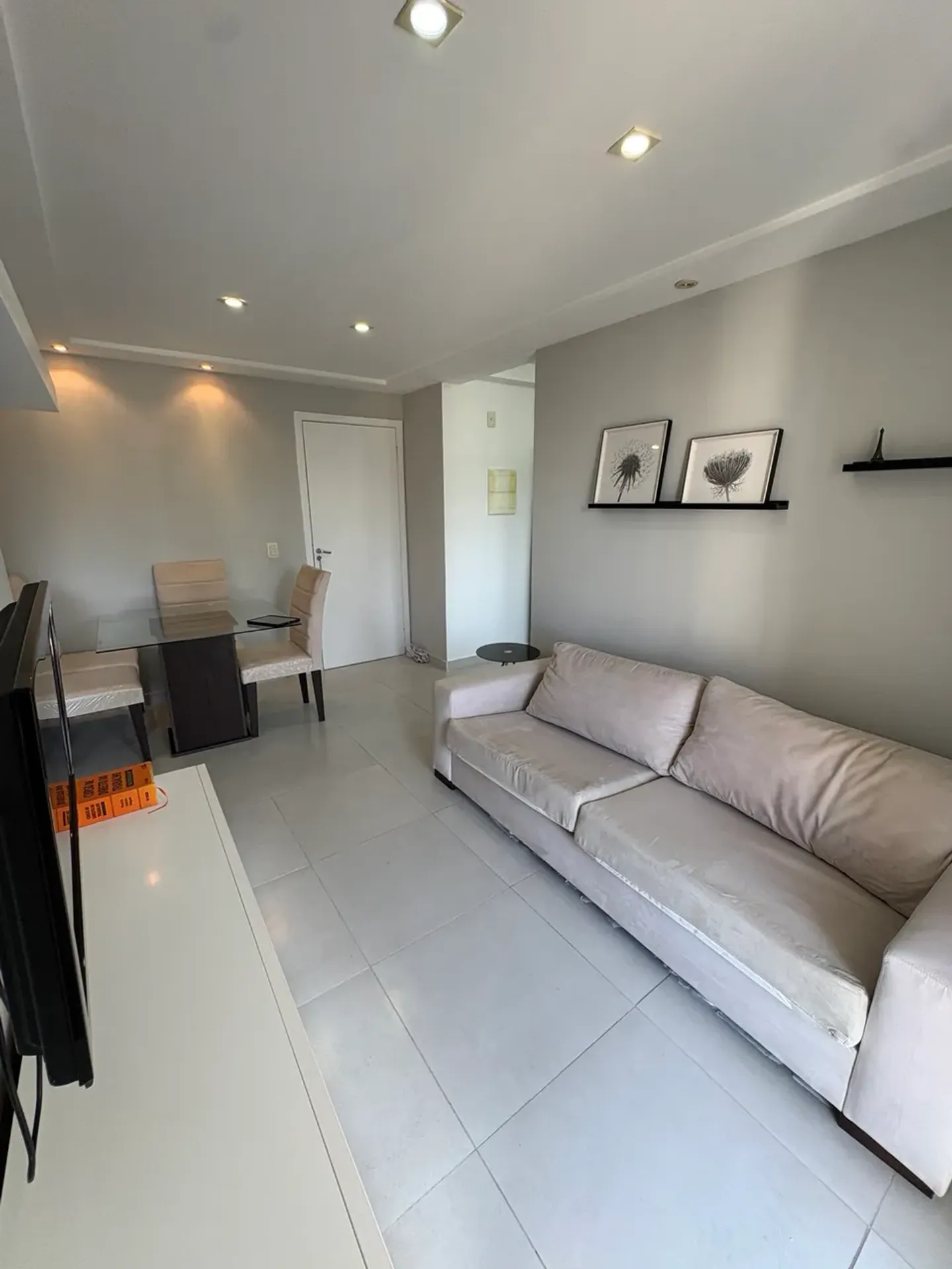 Apartment on the 12th floor with a mountain view — photo 15