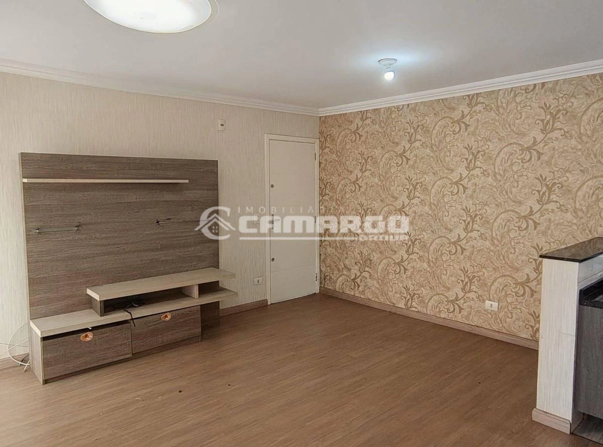Wood or laminate floors in a 3-bedroom apartment, 56 m² — photo 5