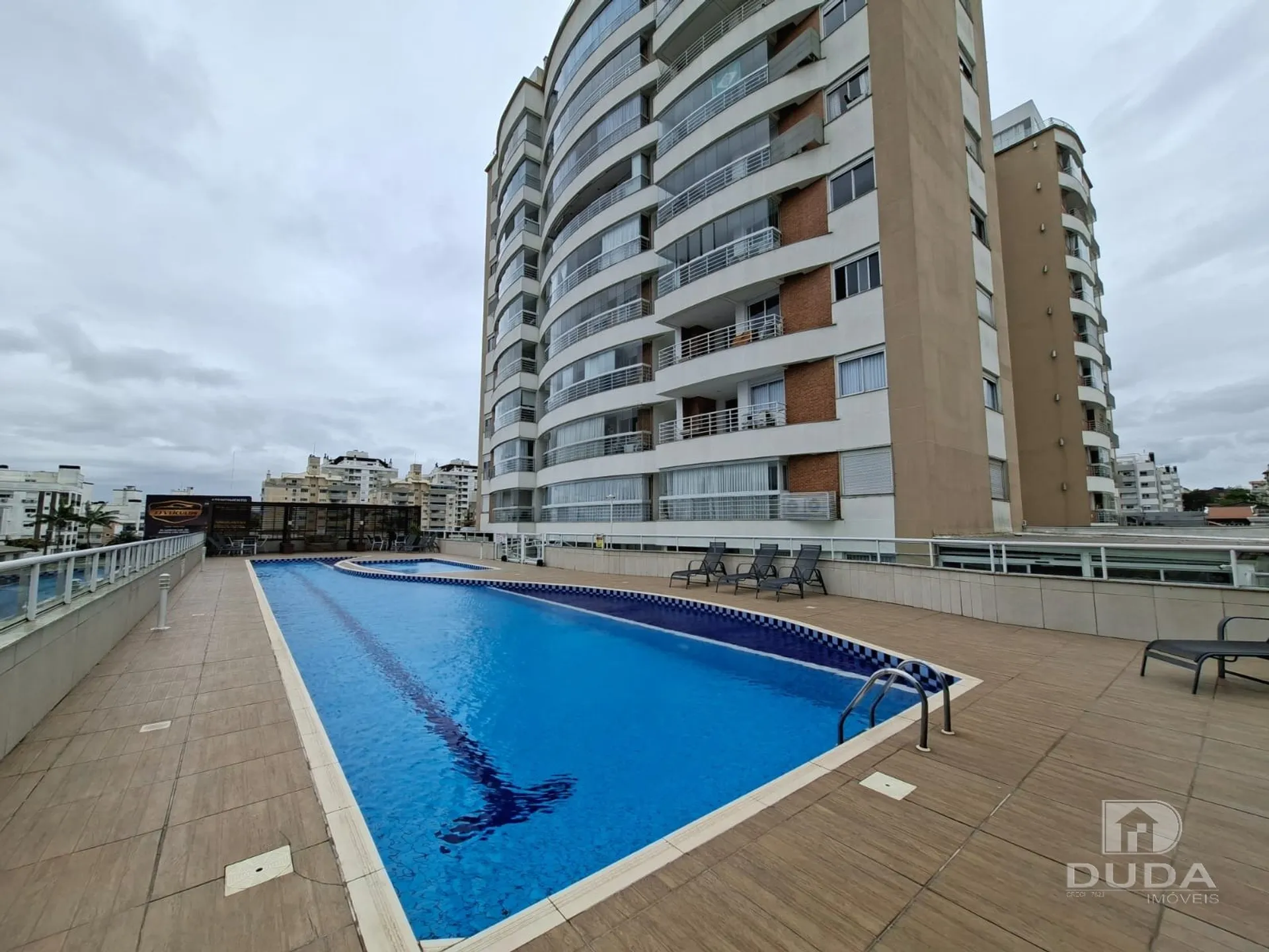Apartment on the 10th floor with floor-to-ceiling windows — photo 65