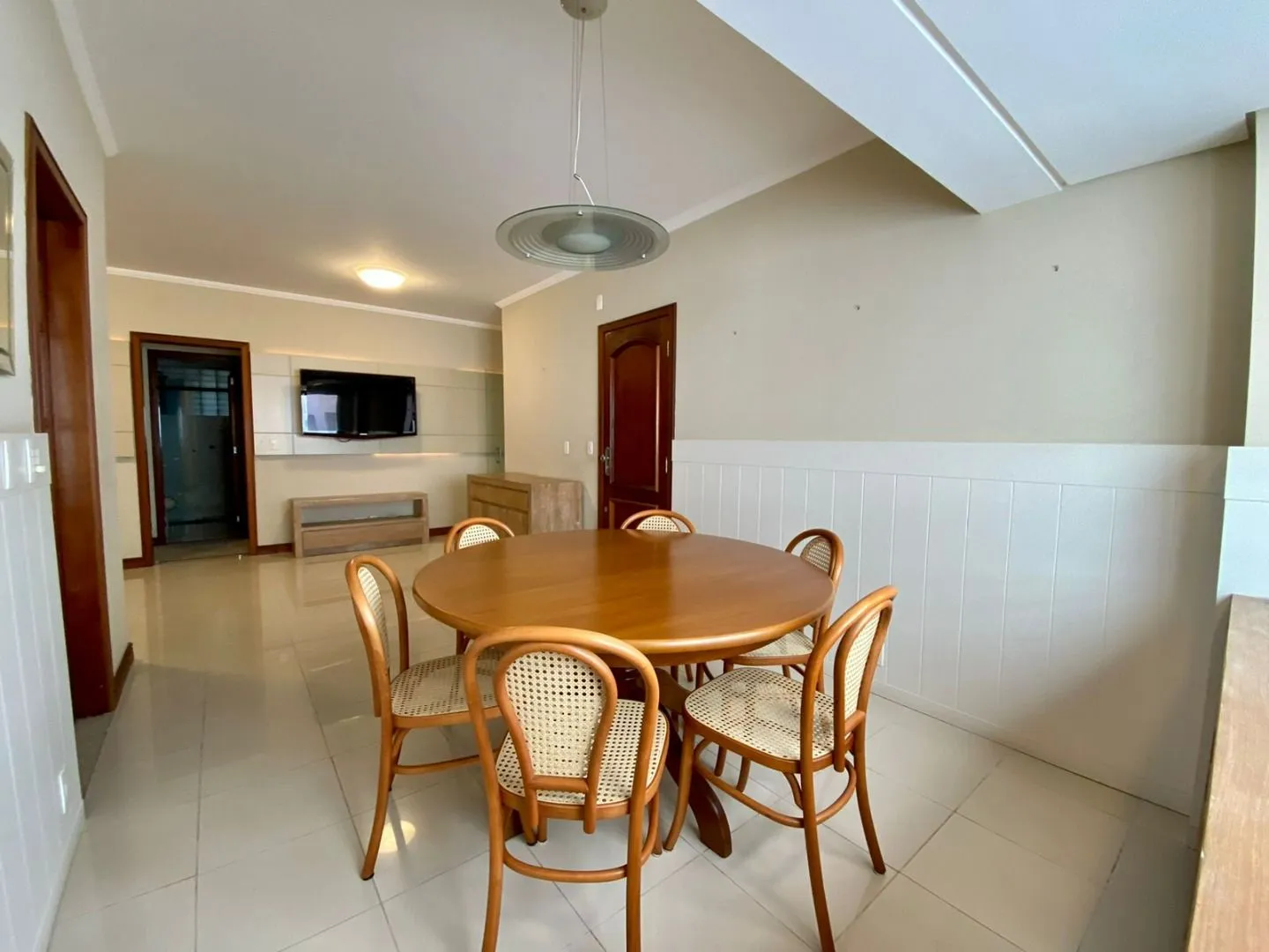 Apartamento mobiliado de 3 dormitórios com 207 m² no 6º andar — photo 8