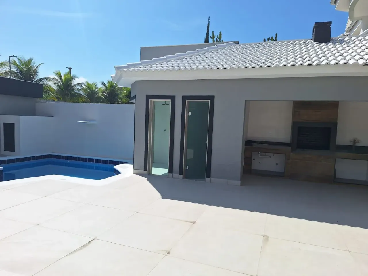 Rental house with 5 bedrooms and 5 bathrooms — photo 11