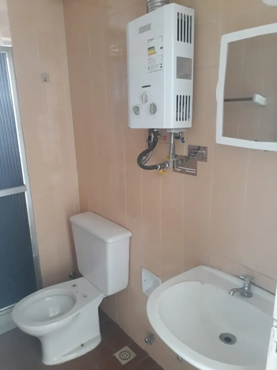 Apartment with 2 bedrooms and 2 bathrooms, pets allowed — photo 4