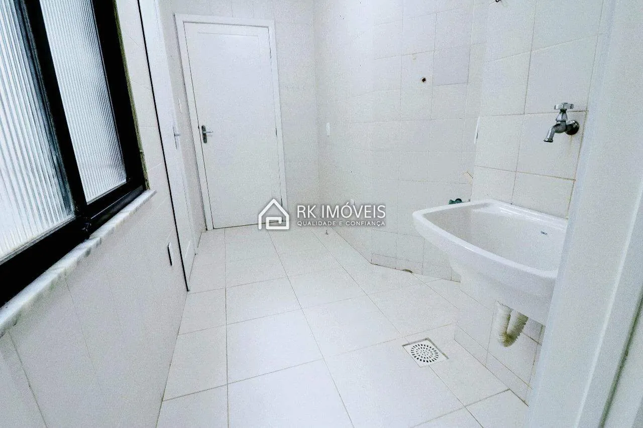 Rental apartment with 3 bedrooms and a balcony — photo 23