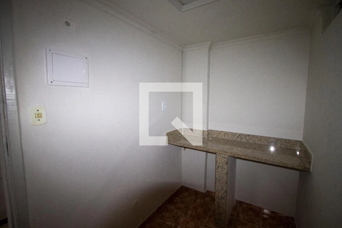 Unfurnished studio with 1 bedroom and 1 bathroom — photo 7